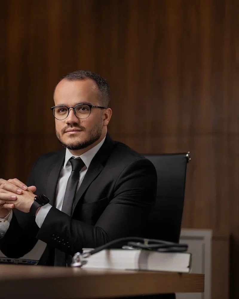Renan Liscano no escritório